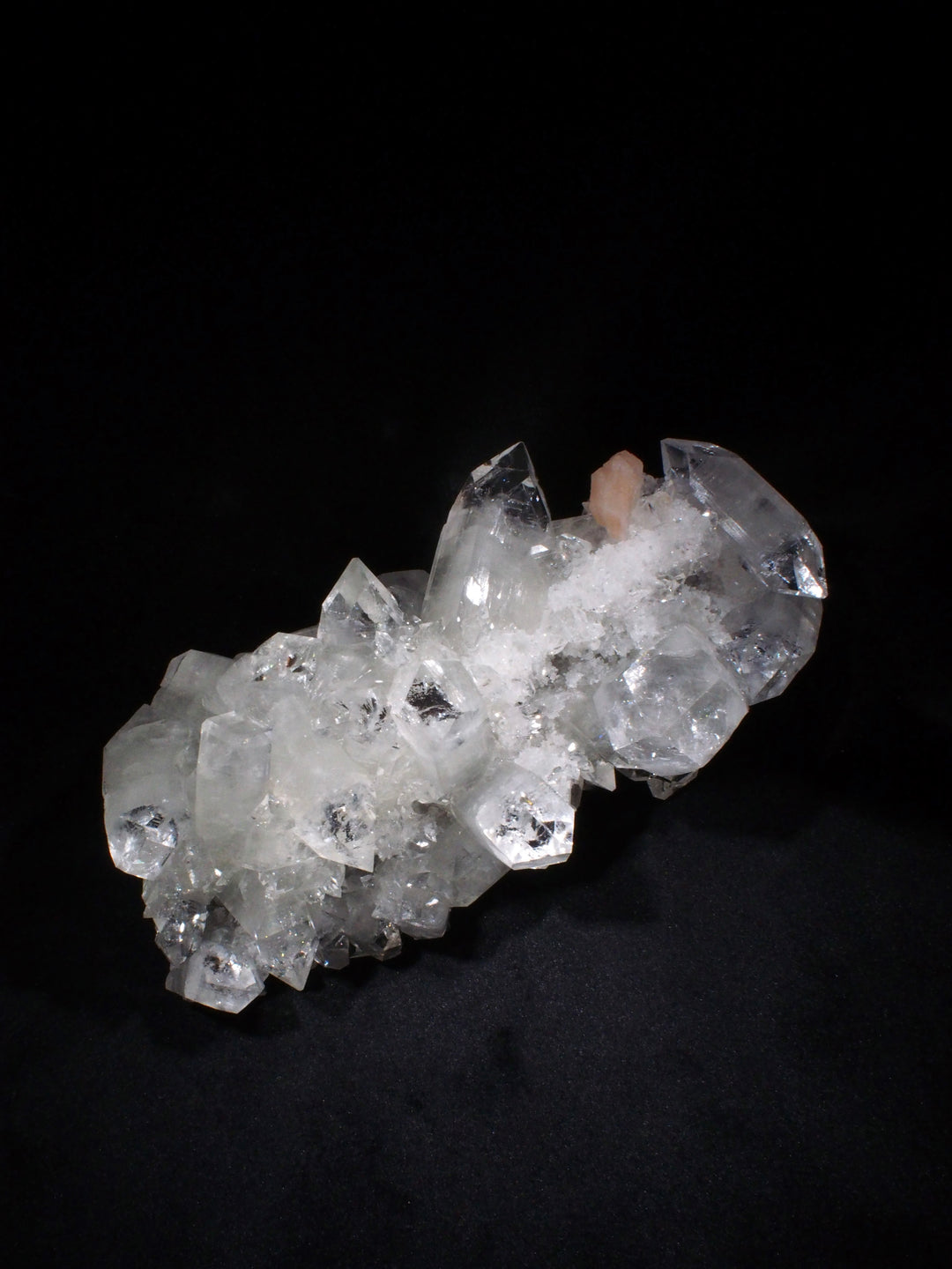 Apophyllite with Stilbite  魚眼石與輝沸石共生