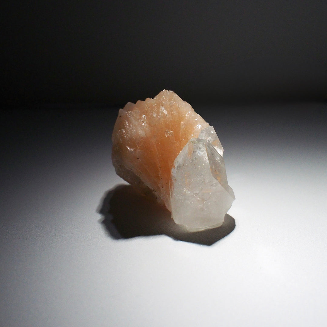 Apophyllite with Stilbite 魚眼石與輝沸石共生