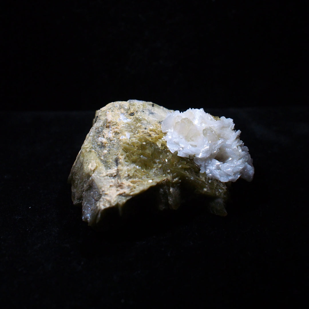 Siderite with Dolomite  菱鐵礦與白雲石