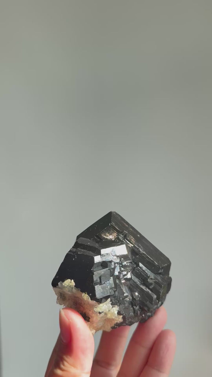 Black Tourmaline 黑碧璽