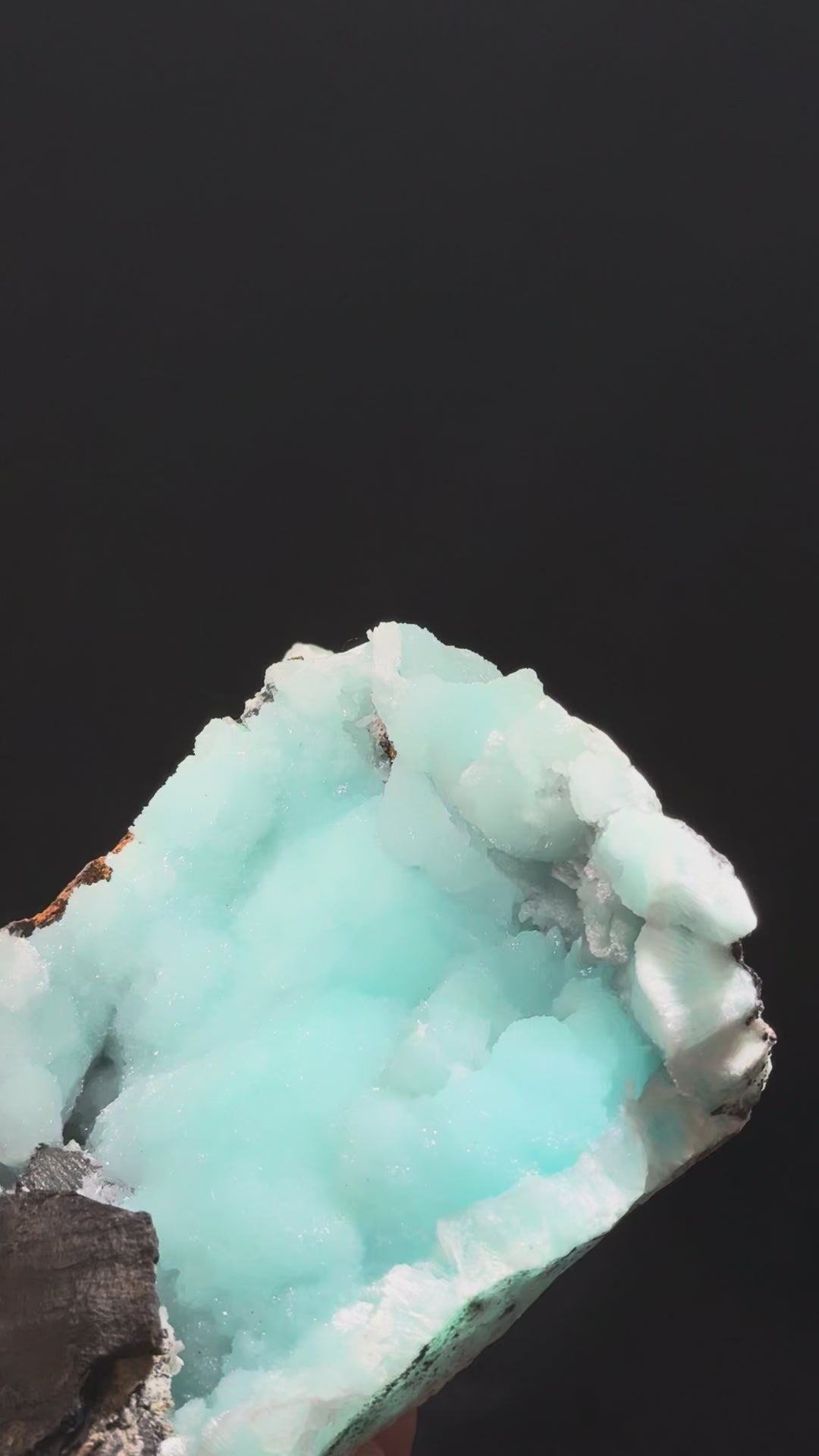 Blue Aragonite 藍霰石