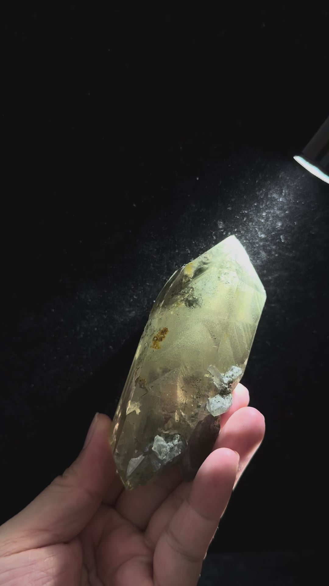 Phantom Quartz 幽靈水晶