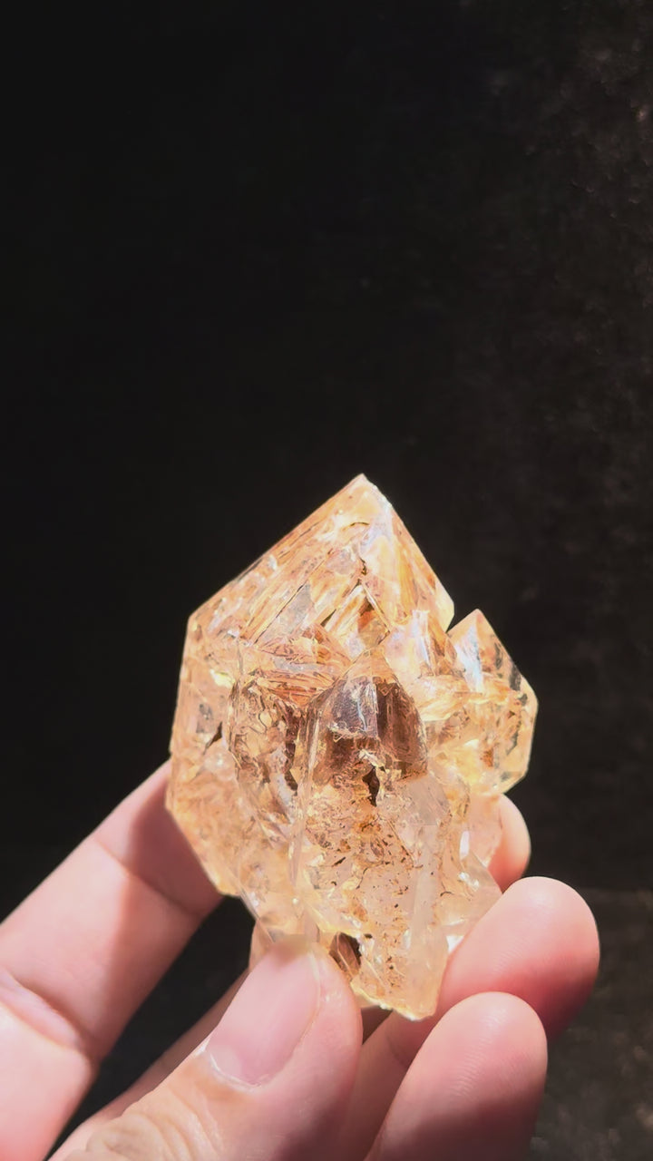 Skeletal Quartz  骸骨水晶